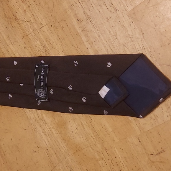 President Necktie Brown with Hearts made of Doves - Picture 4 of 4